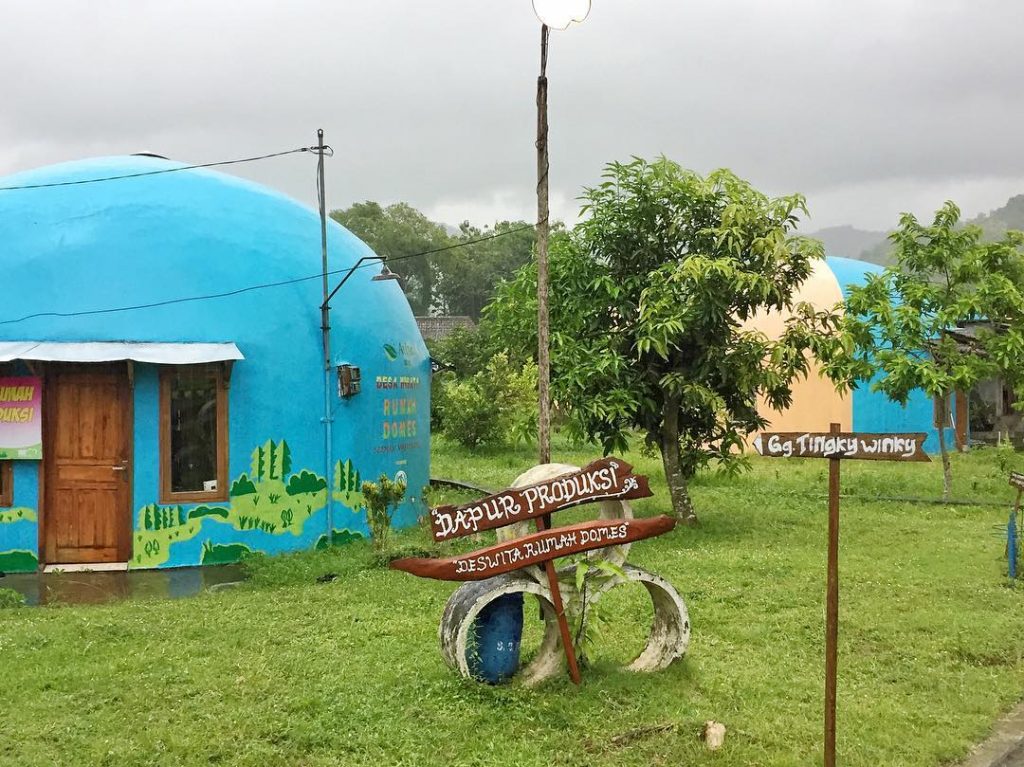 pemandangan rumah domes