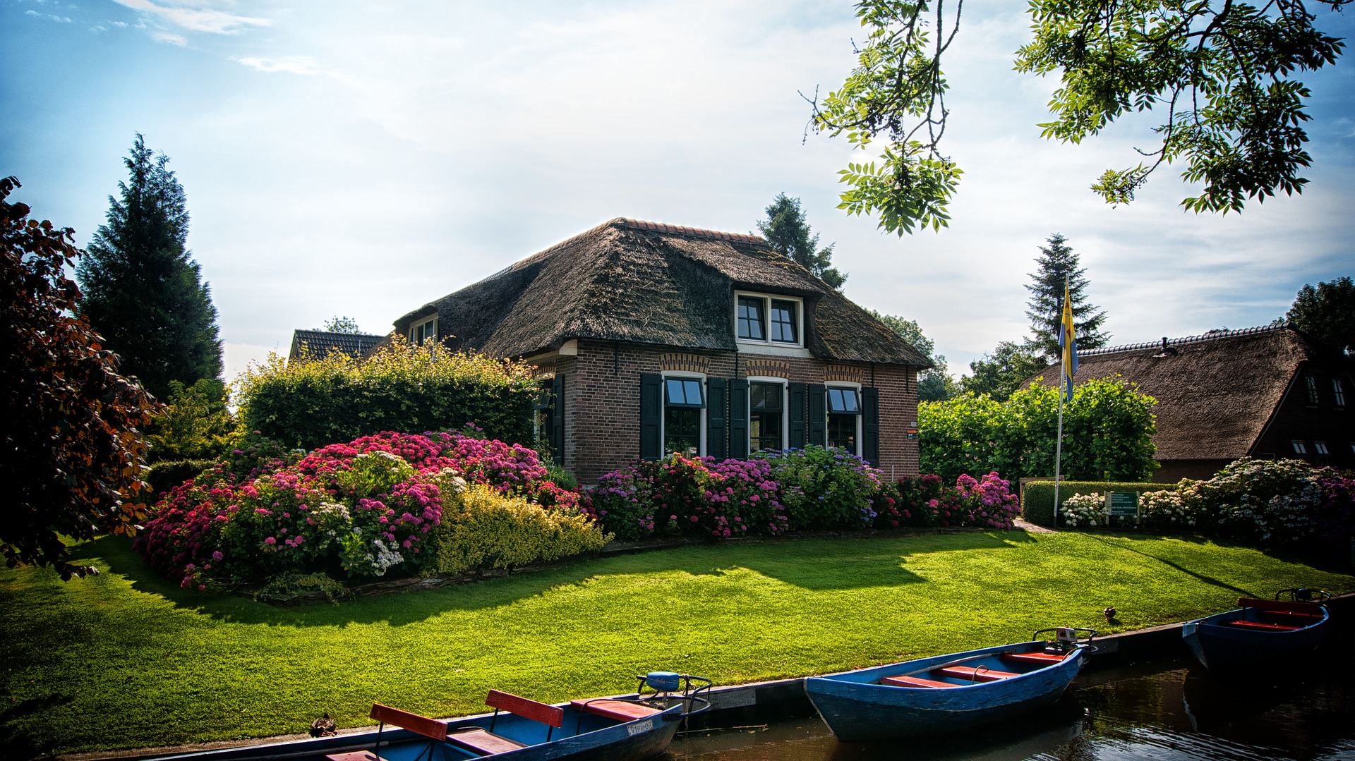 rumah belanda modern