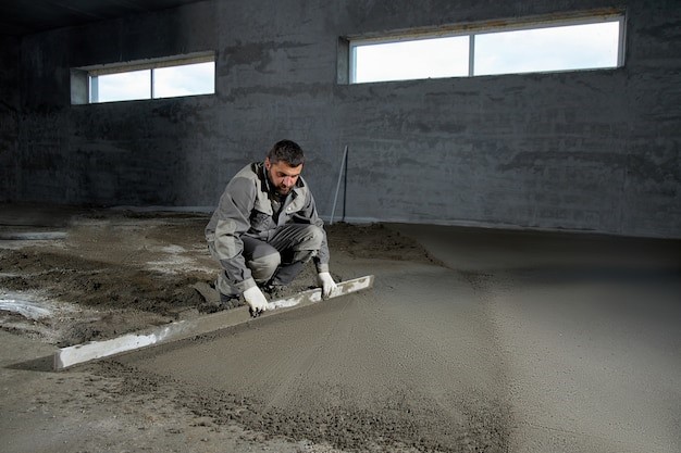 Finishing screed lantai. 