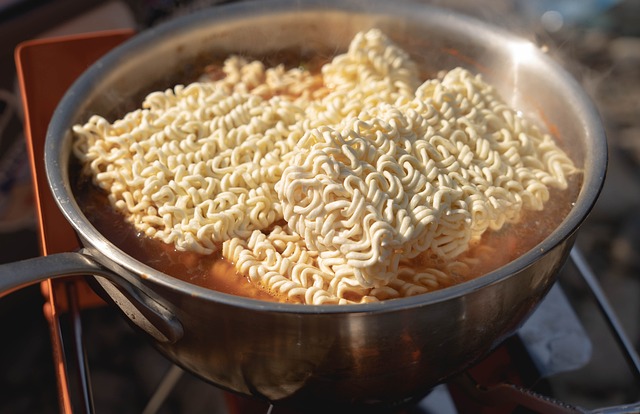 manfaat makan mie instan