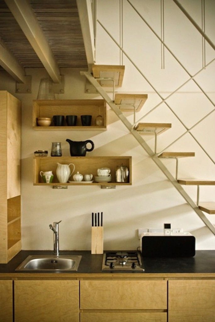 desain dapur di bawah tangga