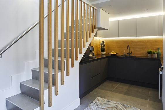 desain dapur di bawah tangga