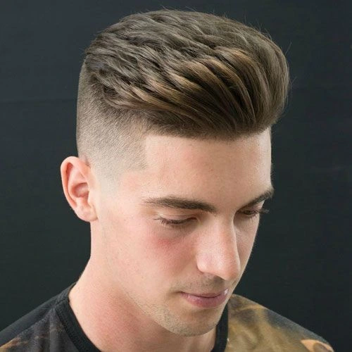 model rambut pompadour