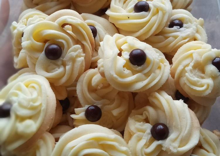 resep kue semprit renyah dan lembut