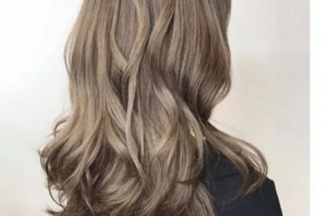 model rambut wanita Jepang modern