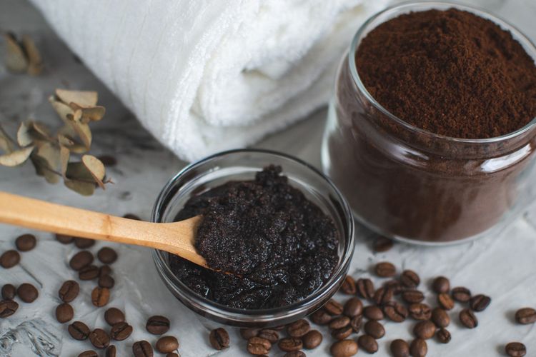 7 Cara Menghilangkan Bau Rambut Setelah Smoothing