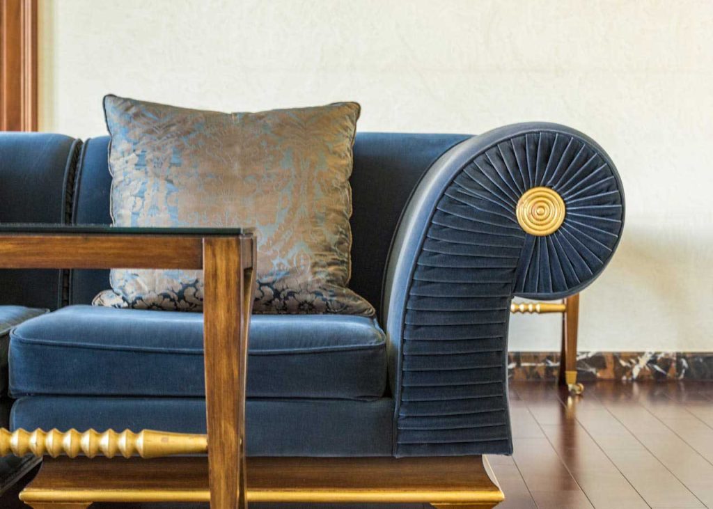 round arm sofa
