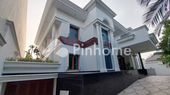 rumah mewah modern bukit golf pondok indah