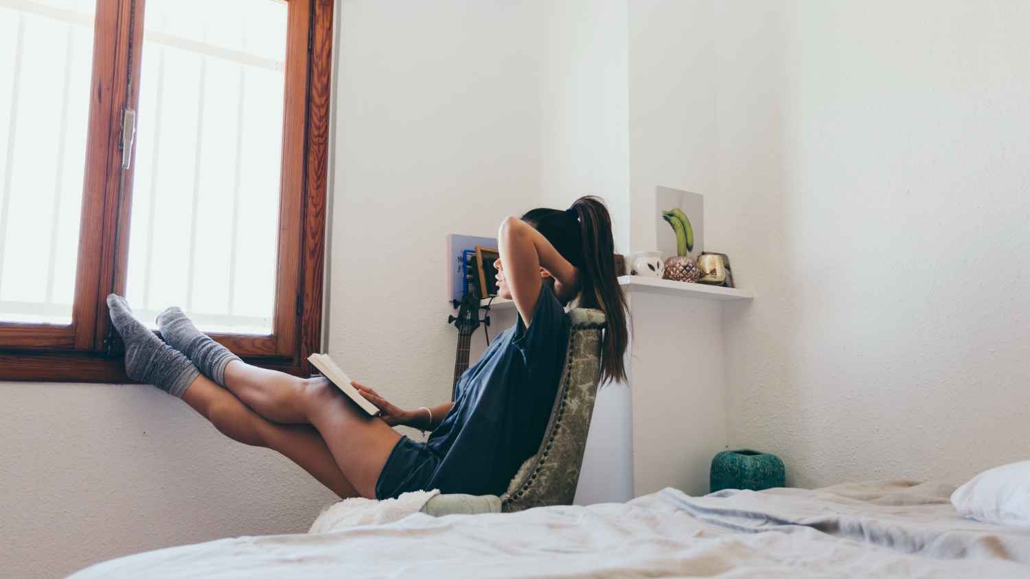 perbedaan kost harian mingguan bulanan