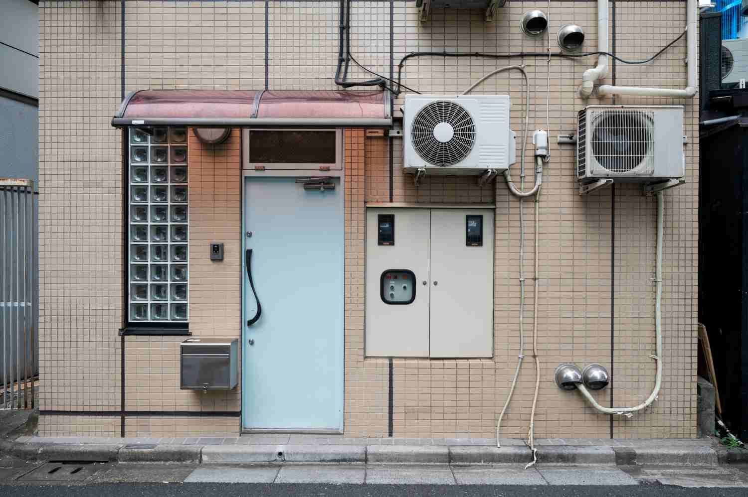 penempatan outdoor ac