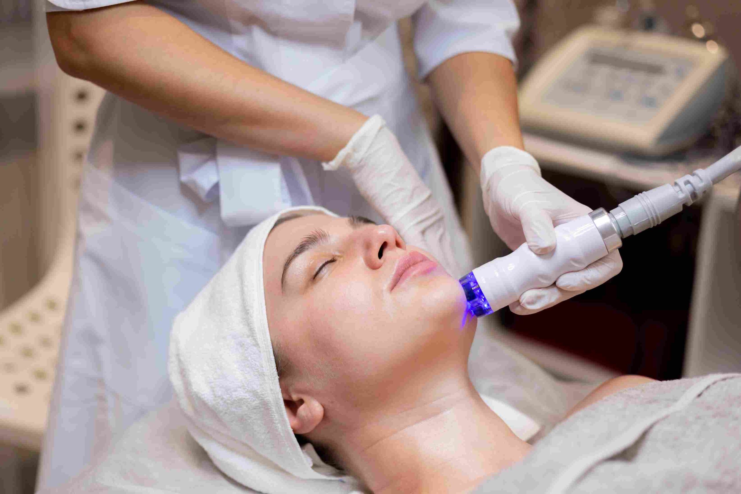 perbedaan treatment dan facial