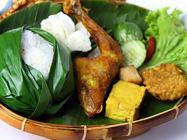 15 Rekomendasi Tempat Beli Makanan Enak di Depok