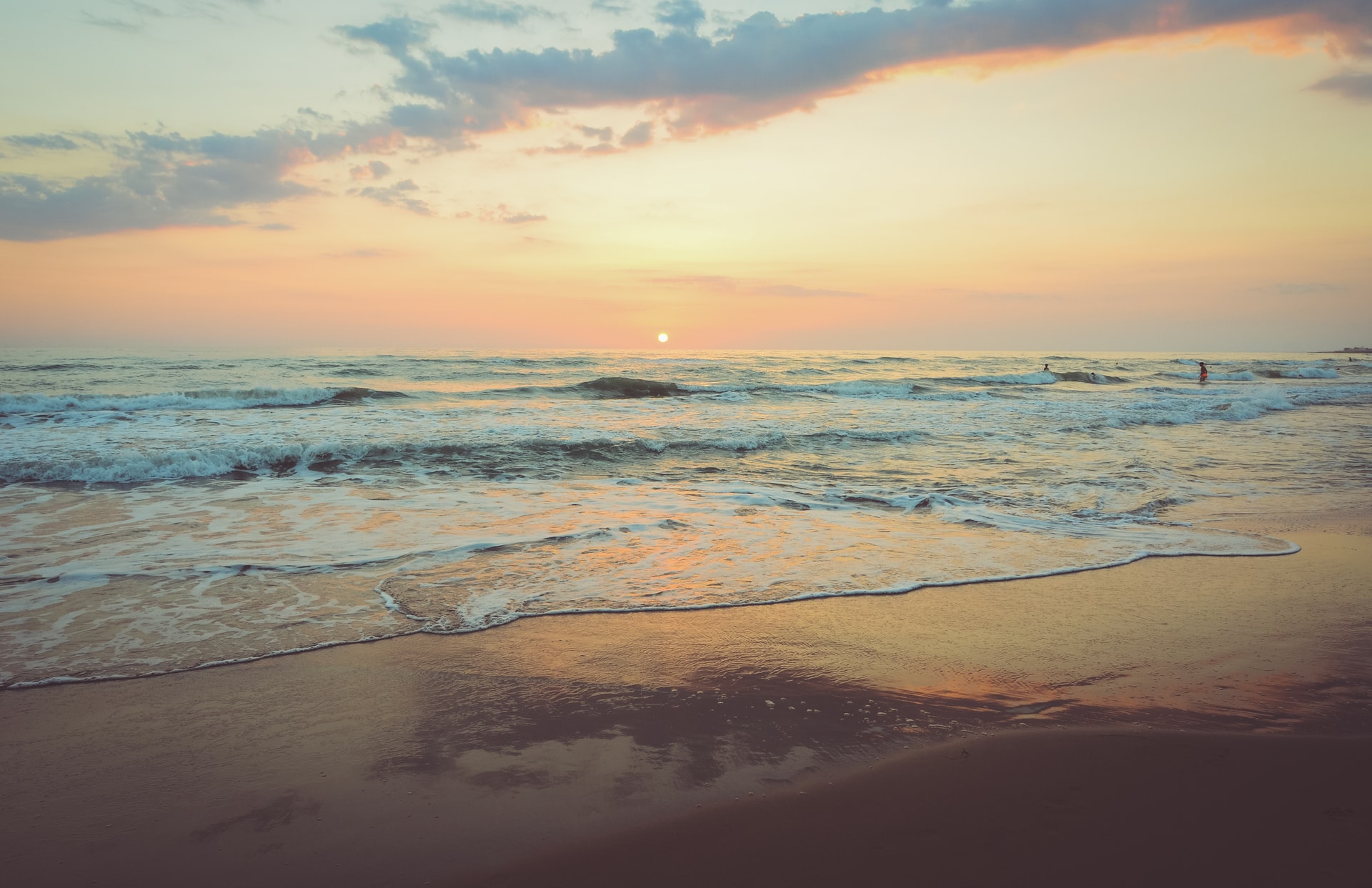 10 Rekomendasi Pantai di Indramayu yang Indah dan Cantik