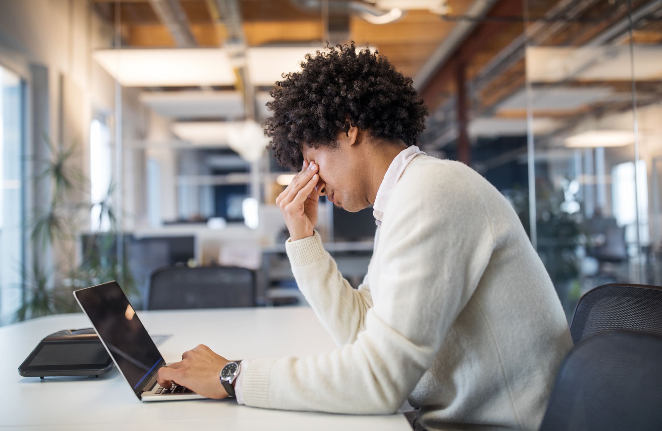 Stress Bekerja? Konsumsi 6 Minuman Ini Agar Rekan Agen Segar Kembali!