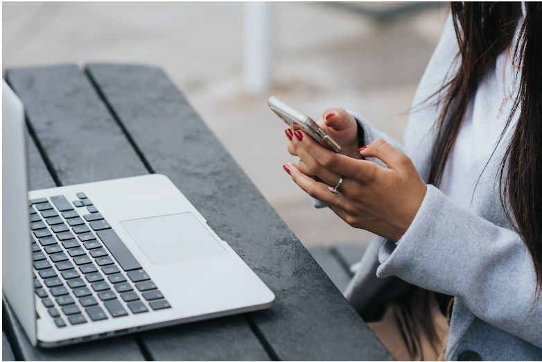 Ingin Tahu Cara Menawarkan Produk lewat WA? Cek 8 Copywriting yang Menarik Ini!